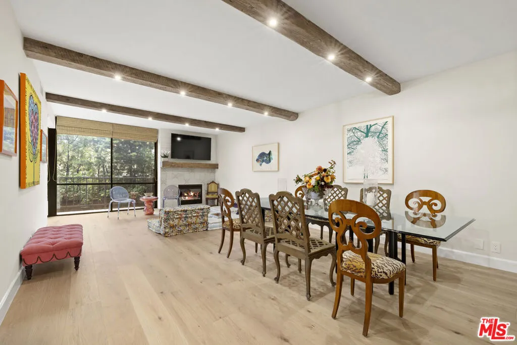 211 S Spalding Drive 109s, Beverly Hills, California 90212 home-pic-10